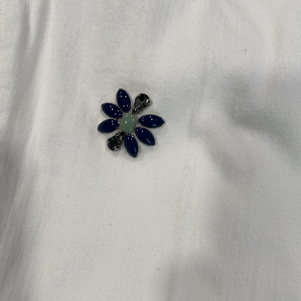 Chico's So Slimming Brooch Embellished Girlfriend Crop Pants 2 / XS - Picture 6 of 13
